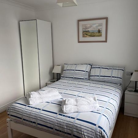 Spacious 5 Double Bed Bedroom Bungalow Near Belfast Lisburn Exterior photo