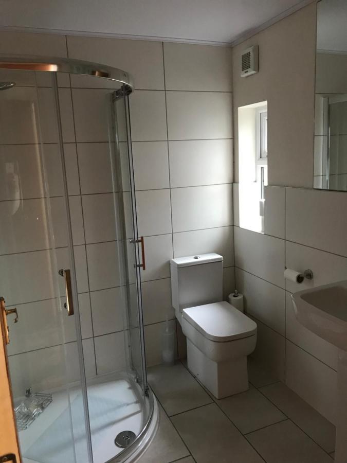 Spacious 5 Double Bed Bedroom Bungalow Near Belfast Lisburn Exterior photo