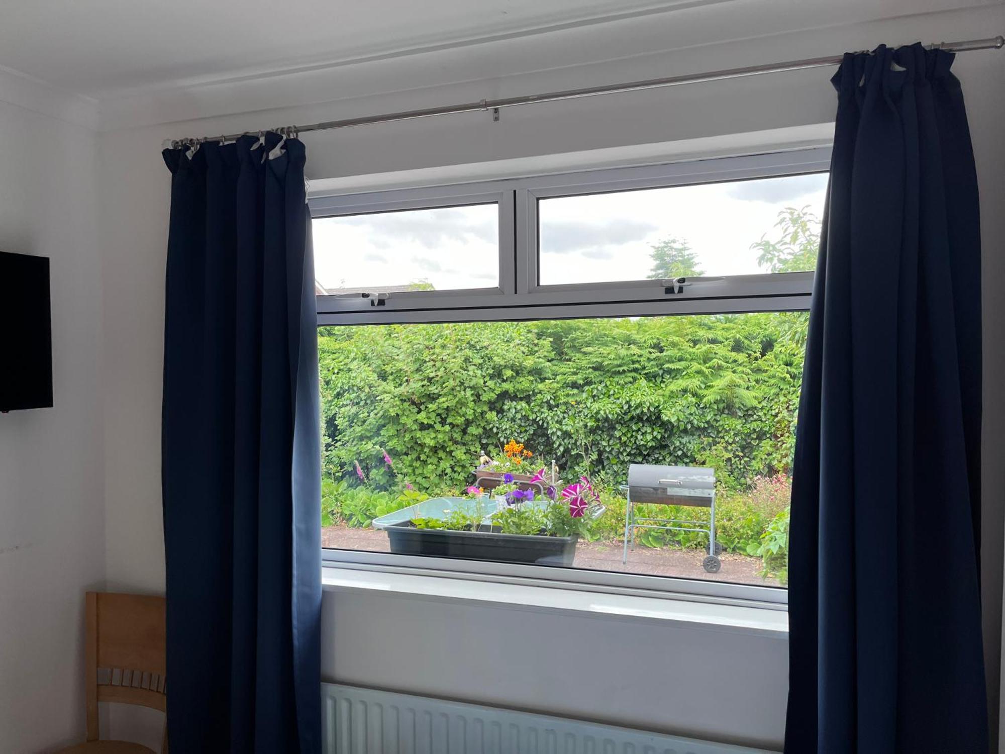 Spacious 5 Double Bed Bedroom Bungalow Near Belfast Lisburn Exterior photo